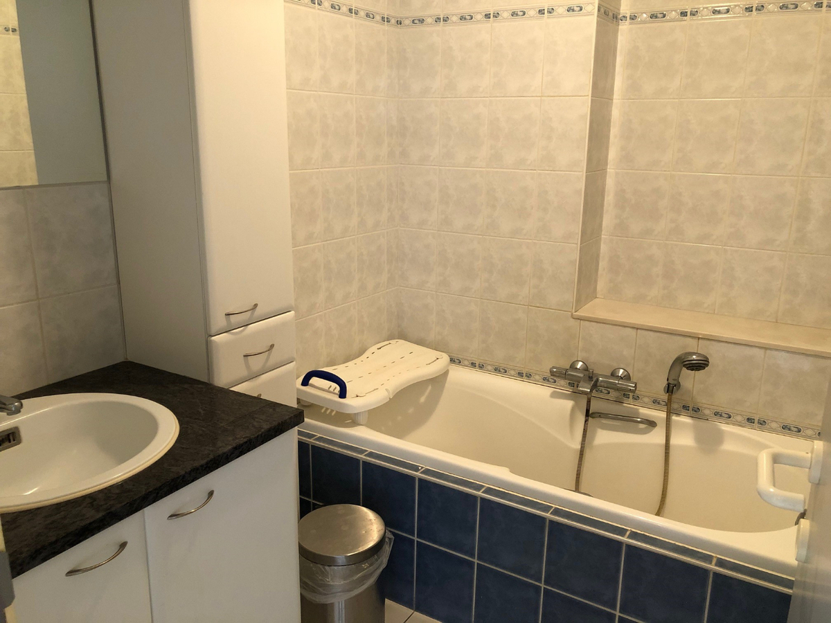 Tijdloos 2 slaapkamer appartement te centrum Asper (GEEN VASTE KOSTEN!) 