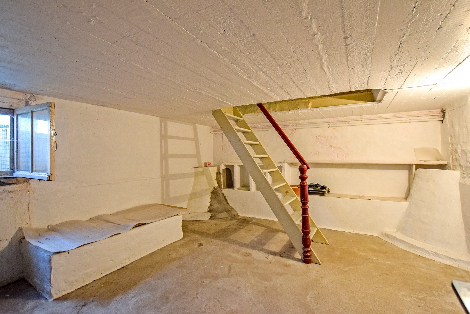 Ruime woning met 3 slaapkamers te centrum Veurne! 