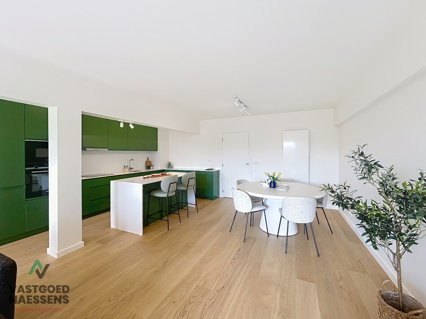 LUXUEUS GERENOVEERD 2 SLPK APP MET ZICHT OP GROEN 