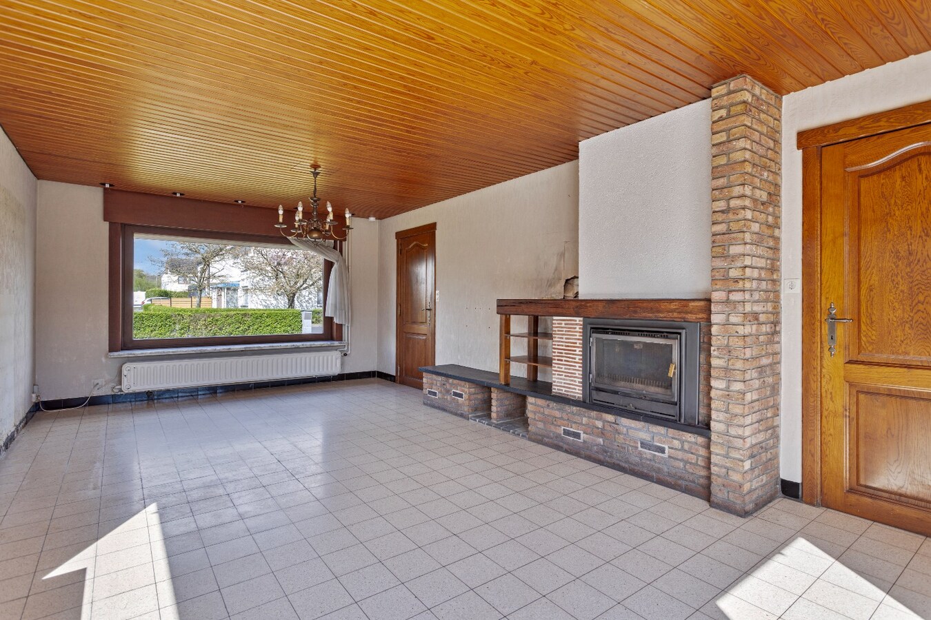 Te renoveren gezinswoning met 3 slpk in een gezellige wijk 