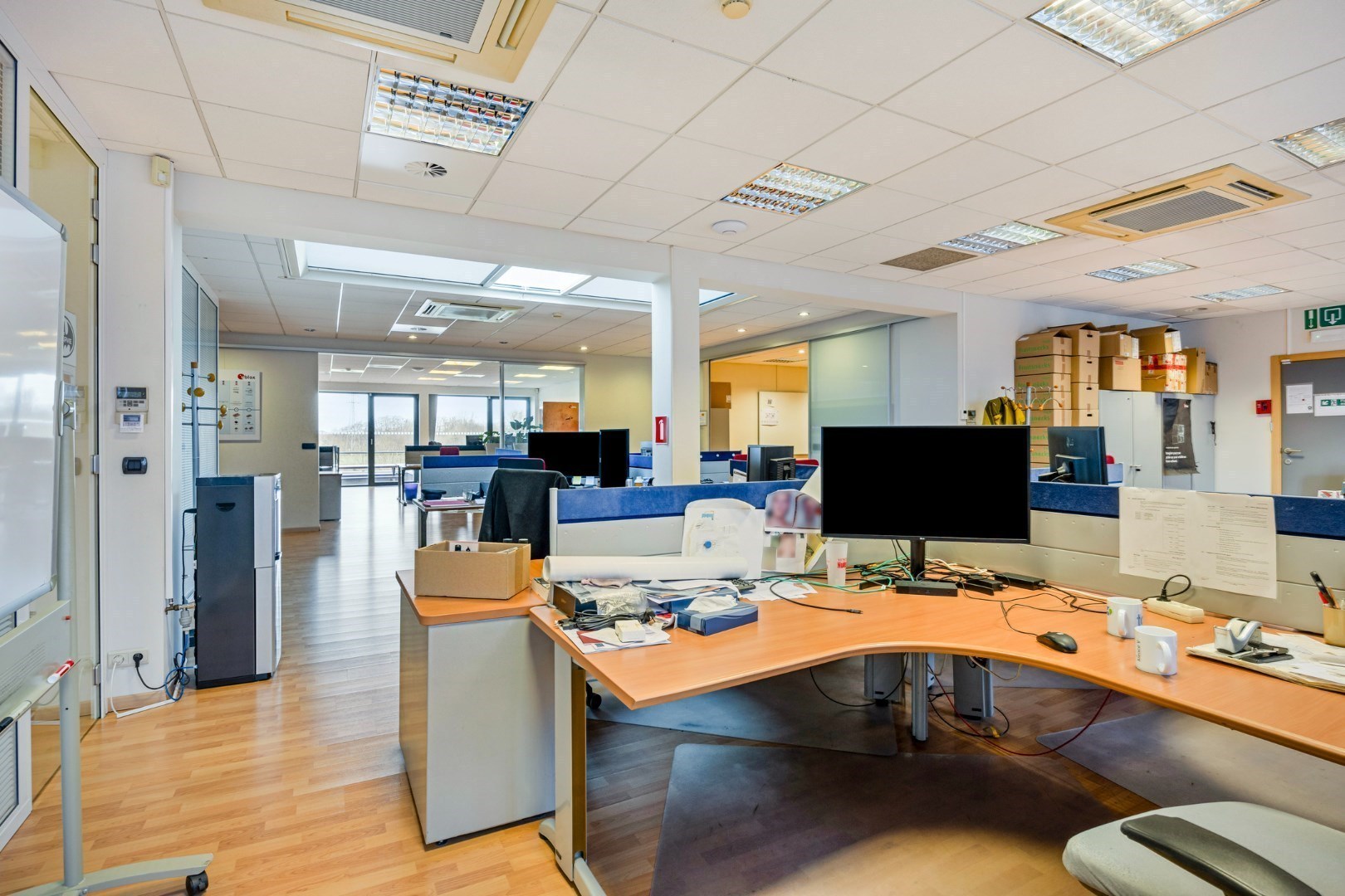 Kantoor te koop in het industriepark te Haasrode/Heverlee met 14 parkings - opp. 626 m² - verkoop van aandelen 