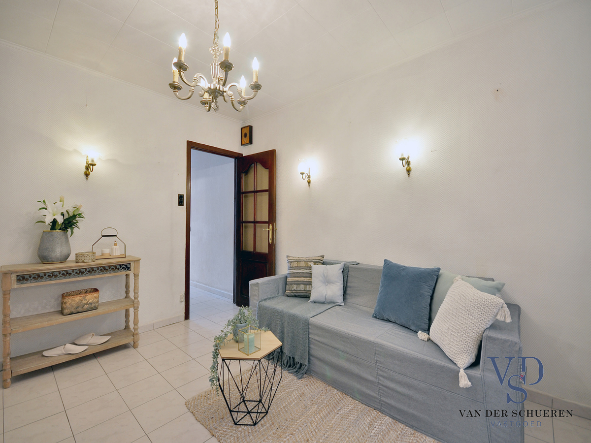 Rijwoning met tuin nabij station Gent-Sint-Pieters. Top-ligging nabij tram en trein ! 