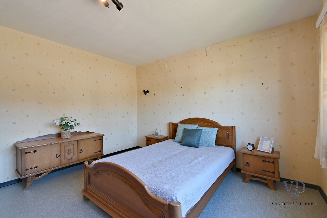 Degelijke Half Open Bebouwing 