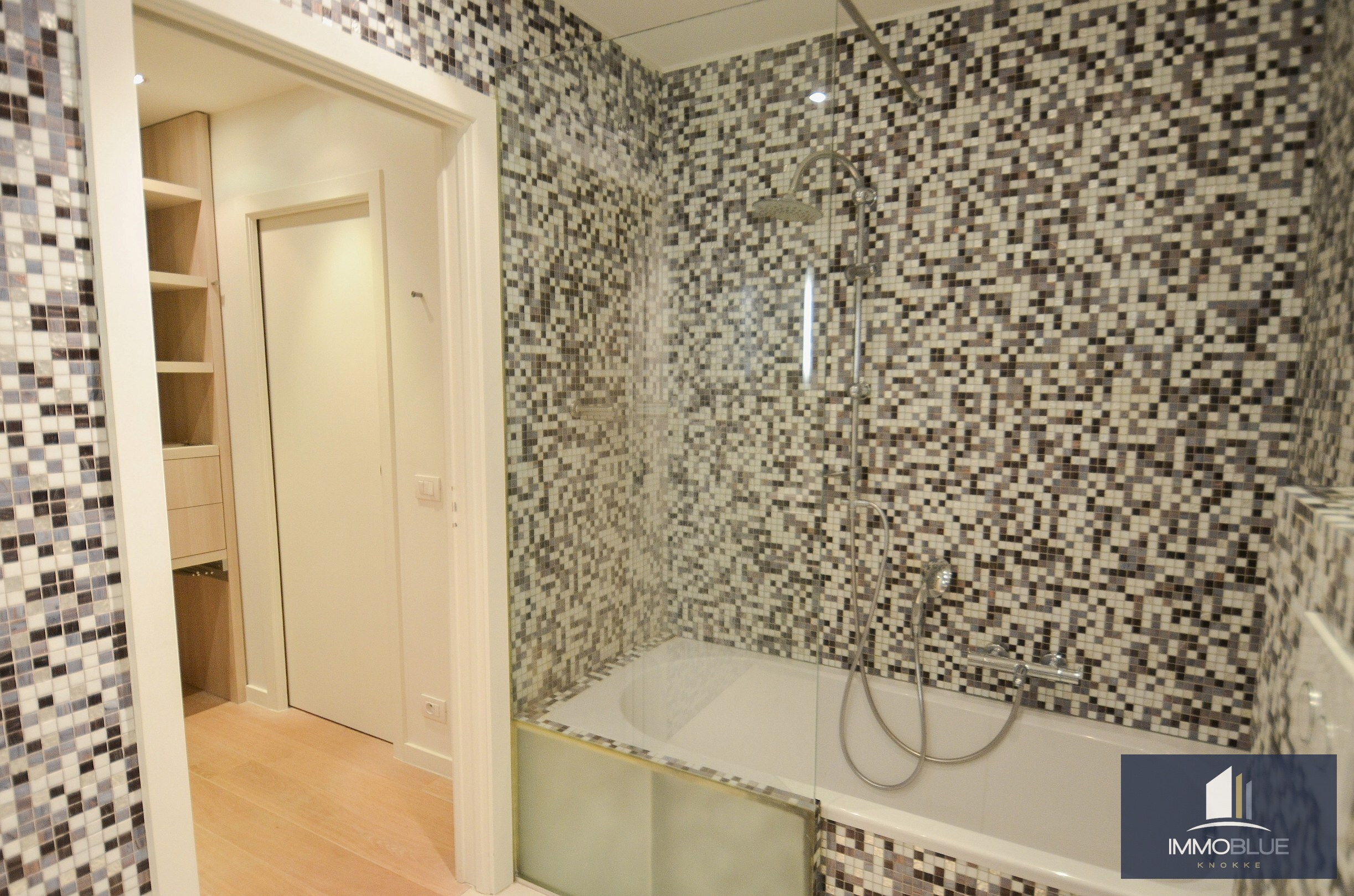 Offre exceptionnelle – Appartement particulièrement spacieux dans une résidence élégante. 