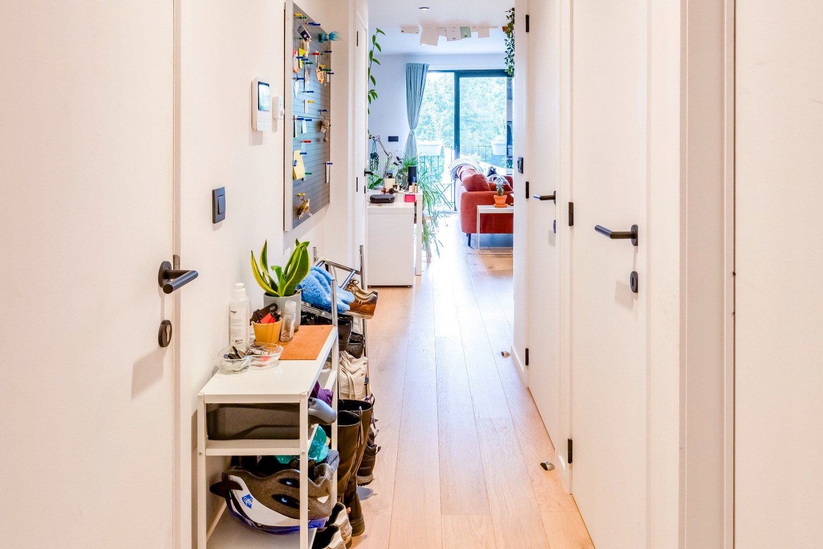 Instapklaar 2 slp. appartement met terras en grote gemeenschappelijke tuin. 