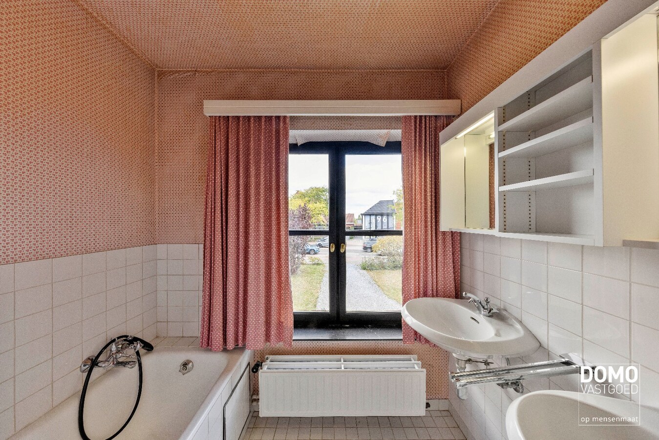 Exclusieve statige open bebouwing met zuid gerichte tuin in het centrum van Kermt (Hasselt) 