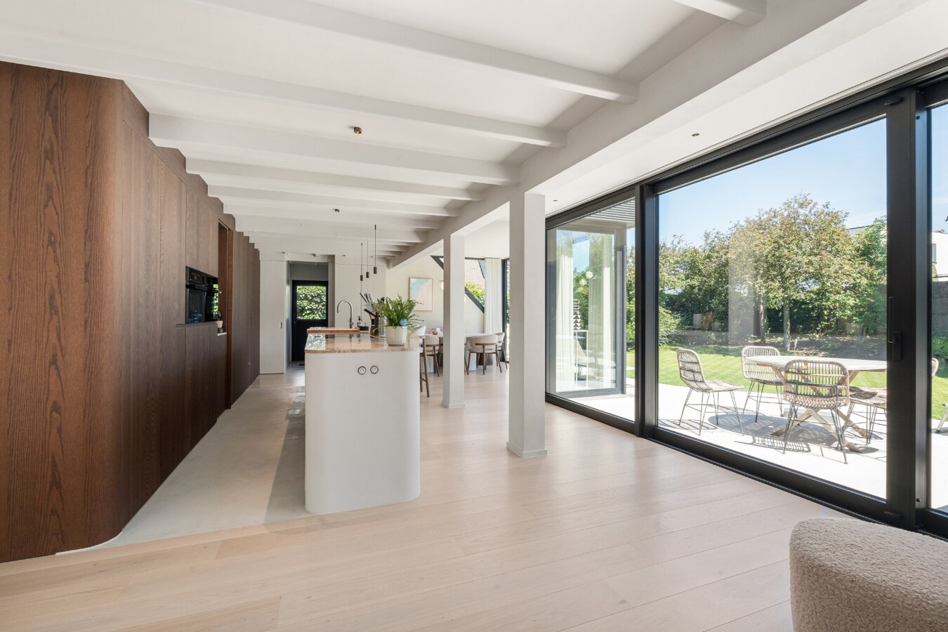 Exclusief gerenoveerde villa in een rustige doodlopende straat nabij het centrum van Knokke 