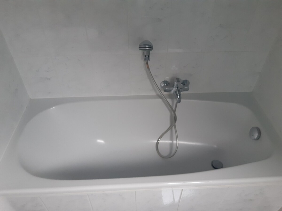 Ruim appartement met 2 terrassen naast Carrefour. 