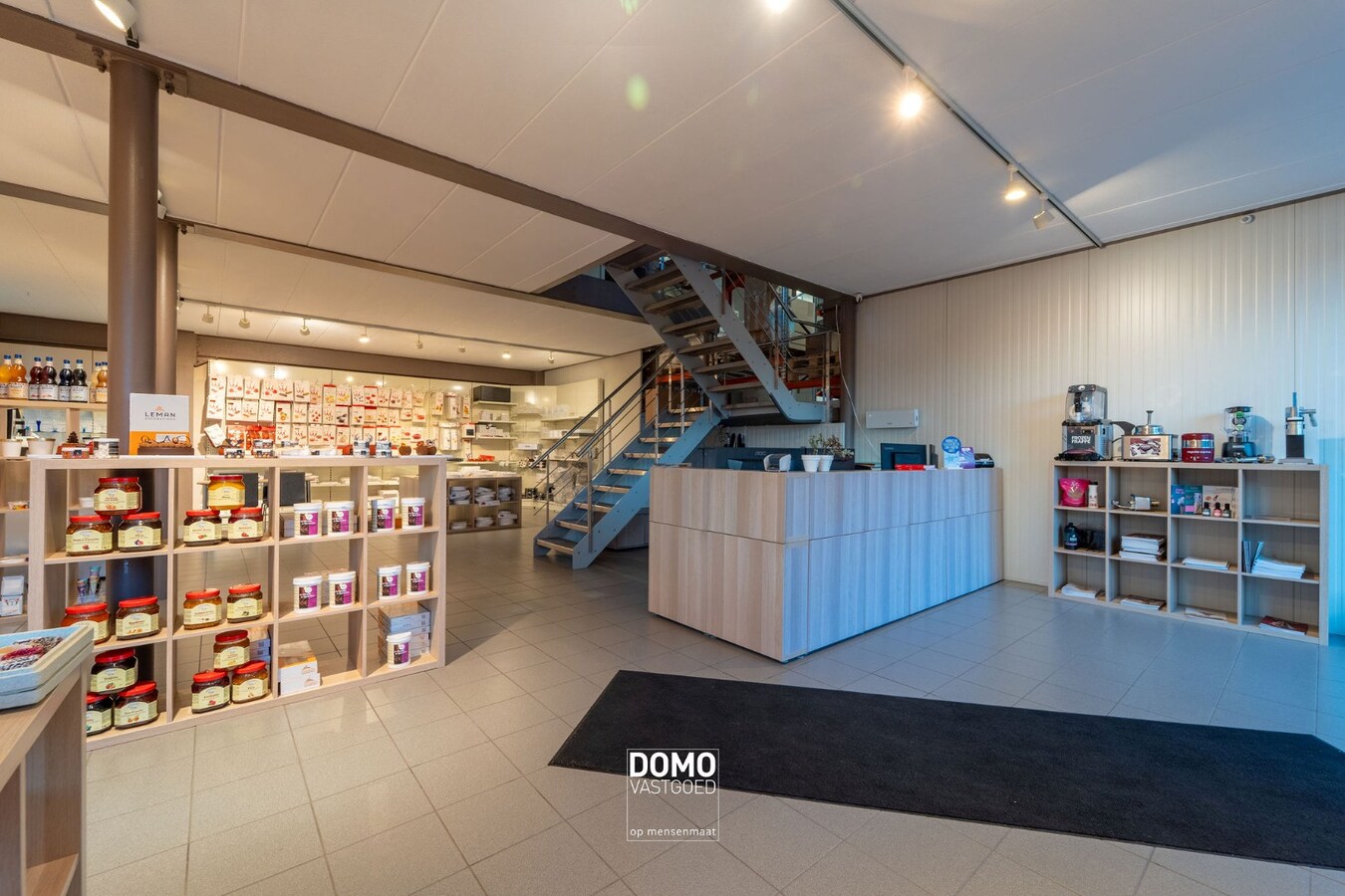 Industrieel vastgoed met sterke visibiliteit en tal van mogelijkheden 