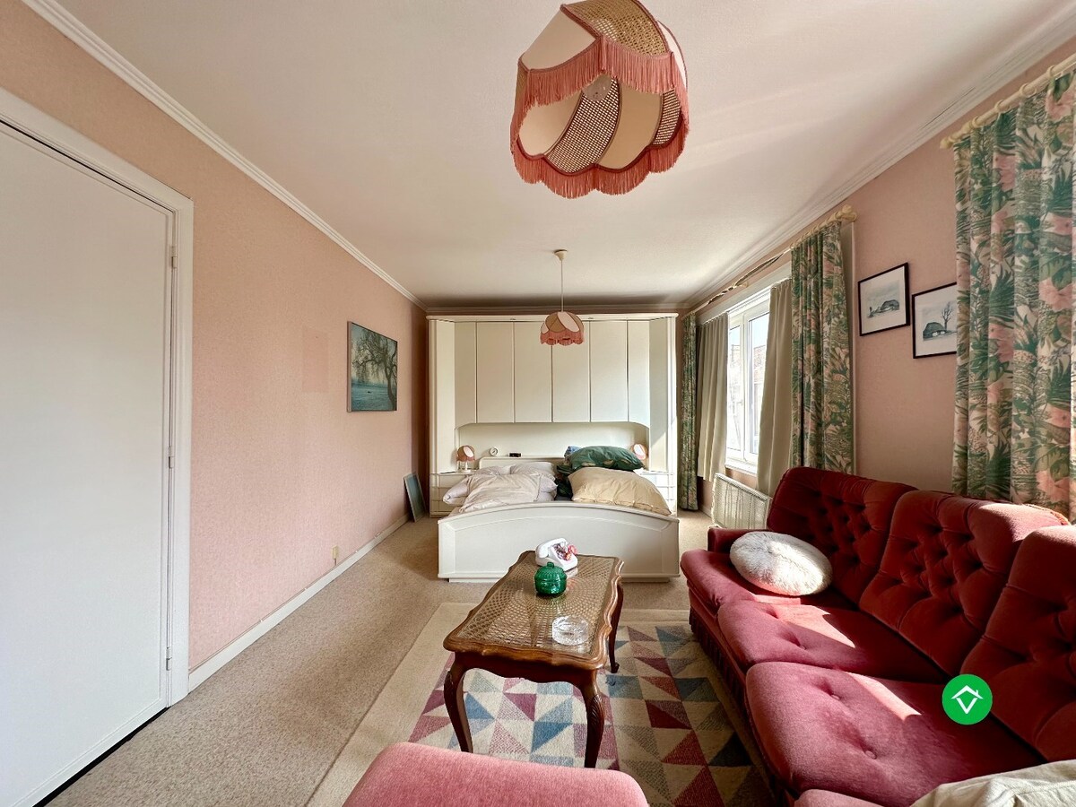 Charmante woning gelegen op een boogscheut van het centrum van Eernegem 