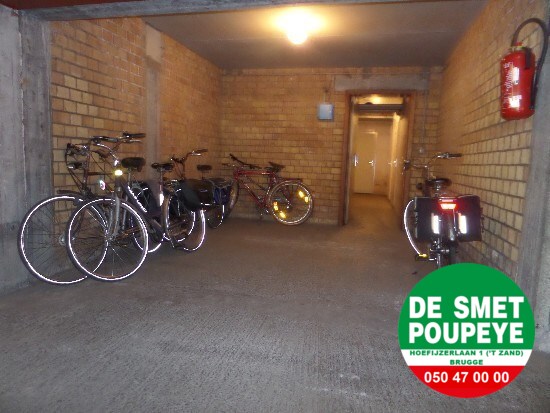 Zonnig hoekappartement met autostaanplaats 