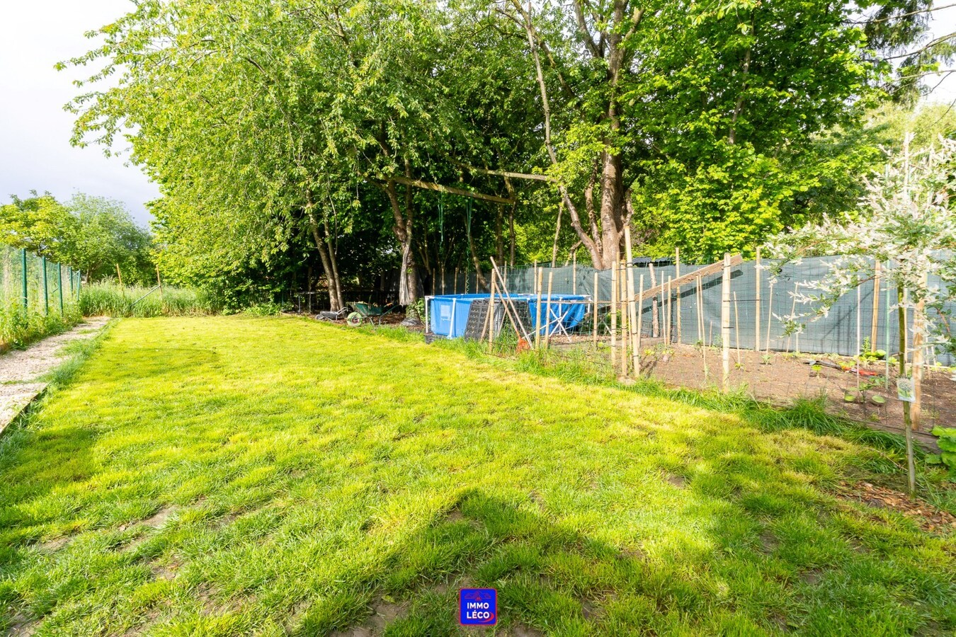 Maison "Bel-Etage" entièrement rénovée avec garage et grand jardin. COUP DE COEUR ! 