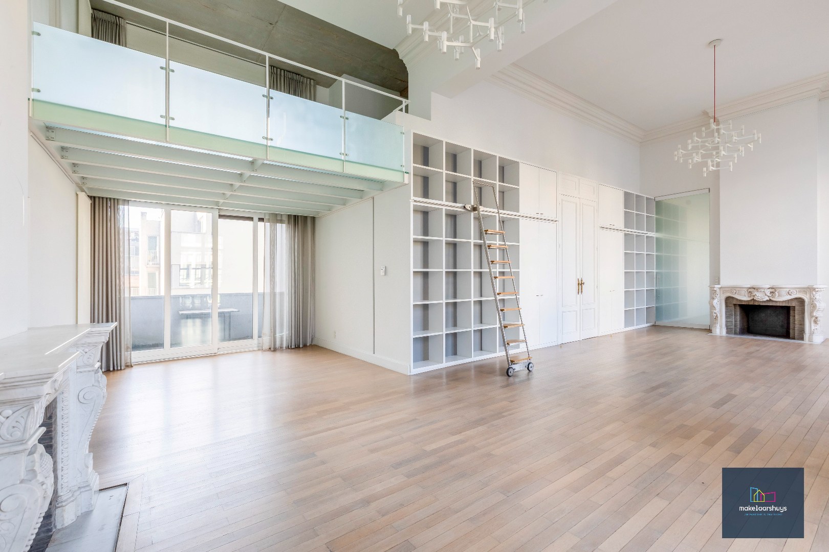 Luxueus duplex appartement   te Kouterhof met 2 slaapkamers , terras en  garageplaats 