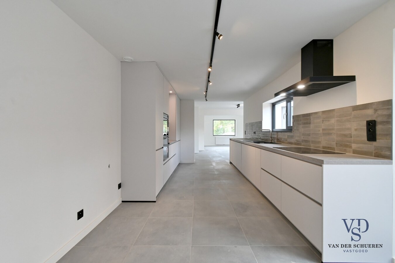 Volledig vernieuwde Half Open. 