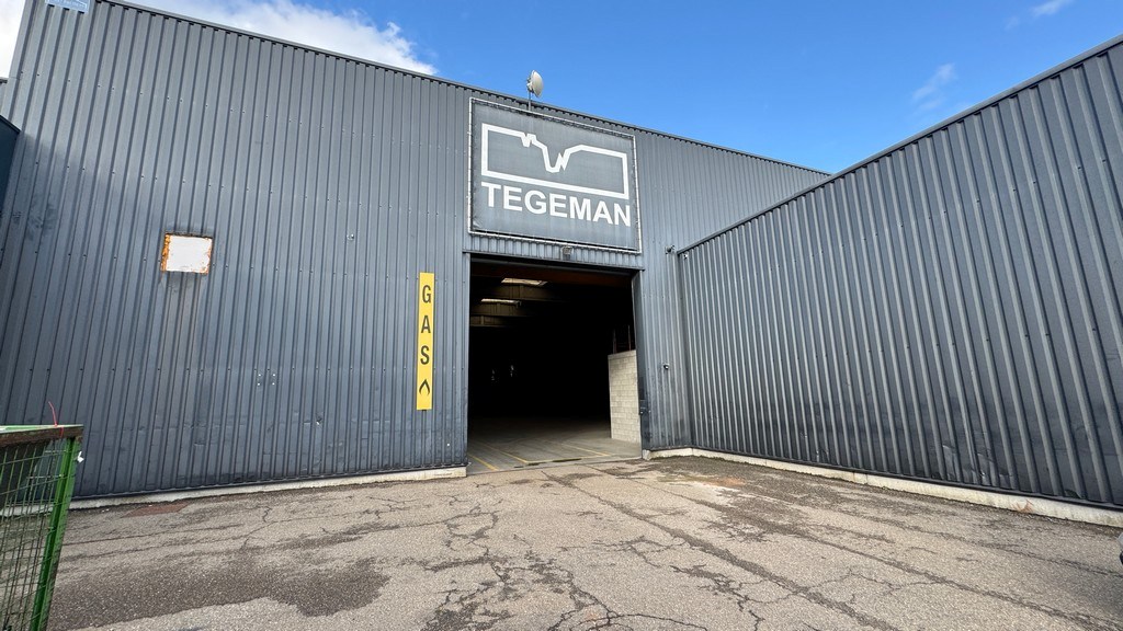 Magazijn met kantoor te huur nabij E313 in Herentals