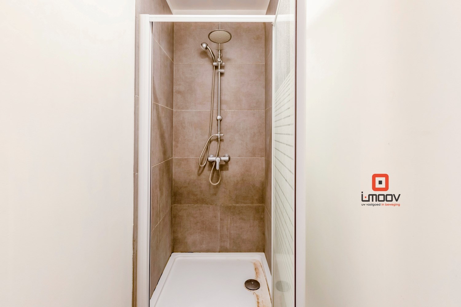 Ruime eengezinswoning met prachtige tuin en garage 