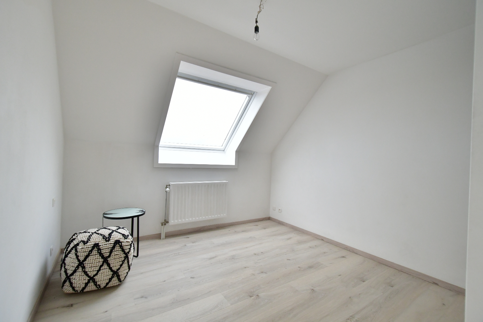 Ruim duplex app. met 3 slpks, terras &amp; garage te Adegem 