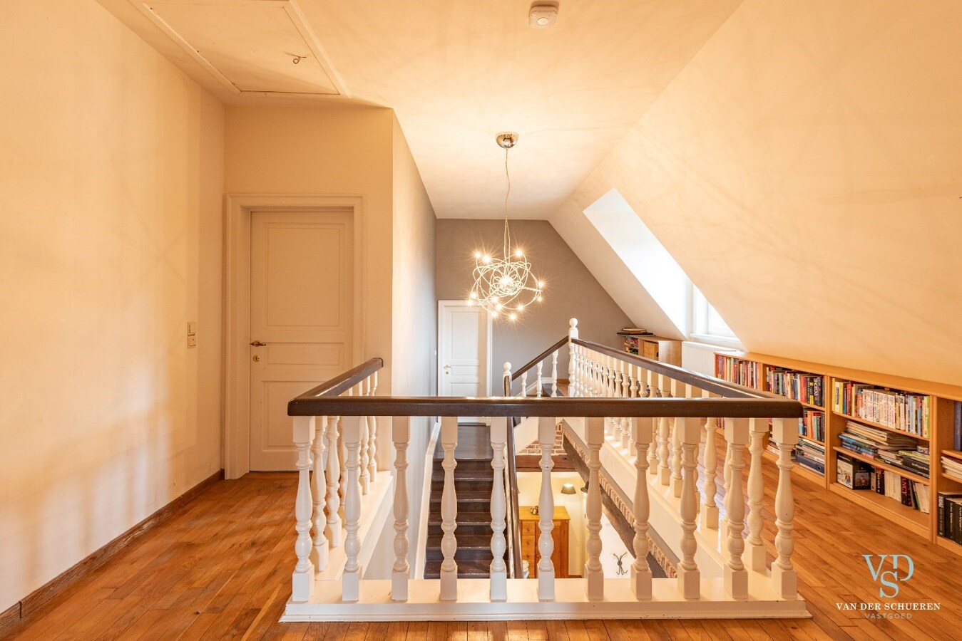 Ruim en stijlvol wonen in hartje Gavere. 