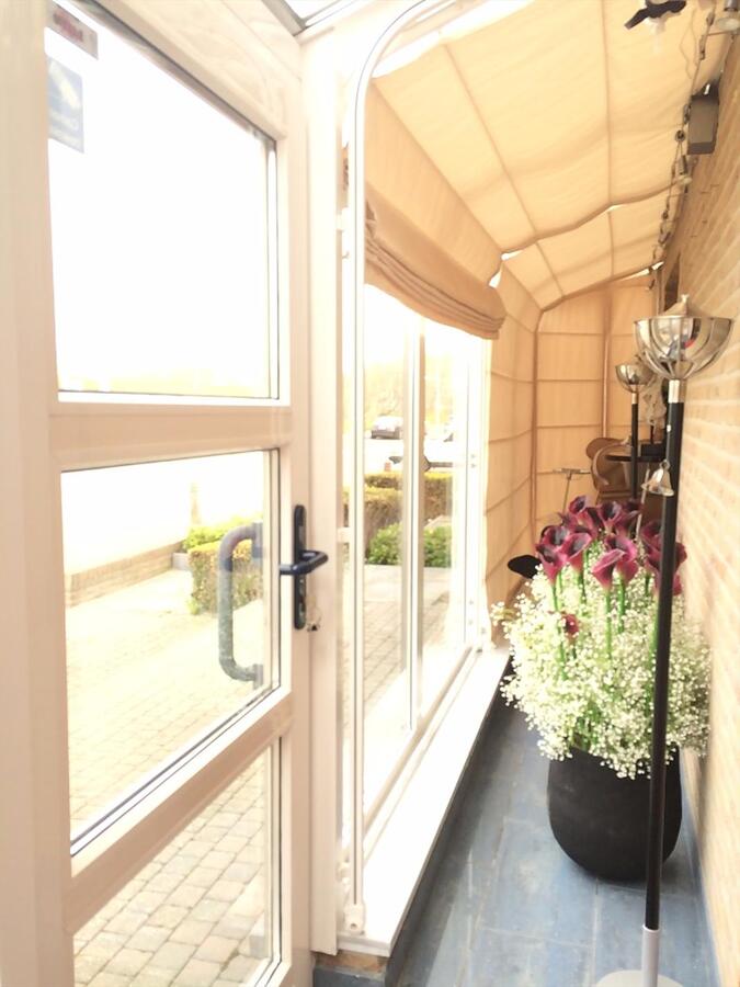 KLASSE APPARTEMENT OP TOPLIGGING AAN ZEE MET MAGNIFIEK TUIN-TERRAS 