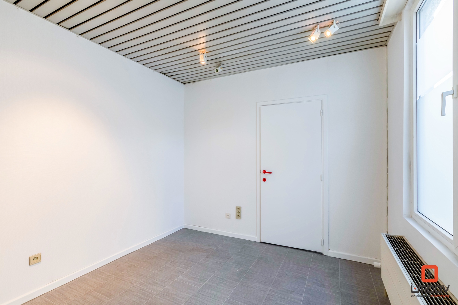 Te koop gelijkvloers handelspand 