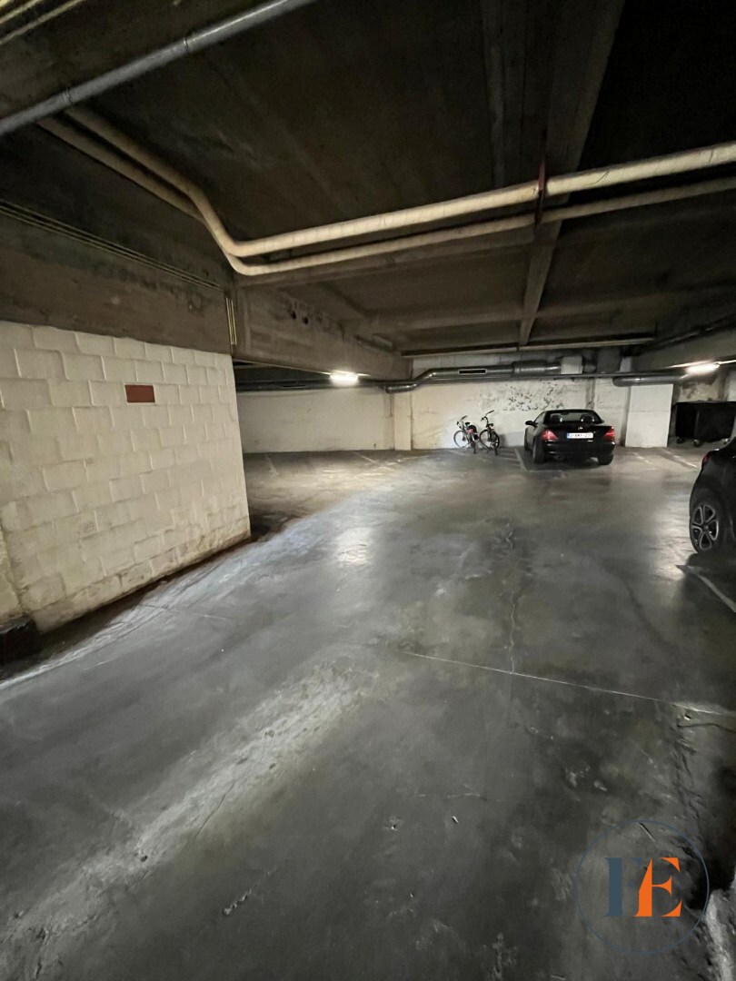 Autostaanplaats aan Waldamkaai  in Residentie 1000 Vuren 