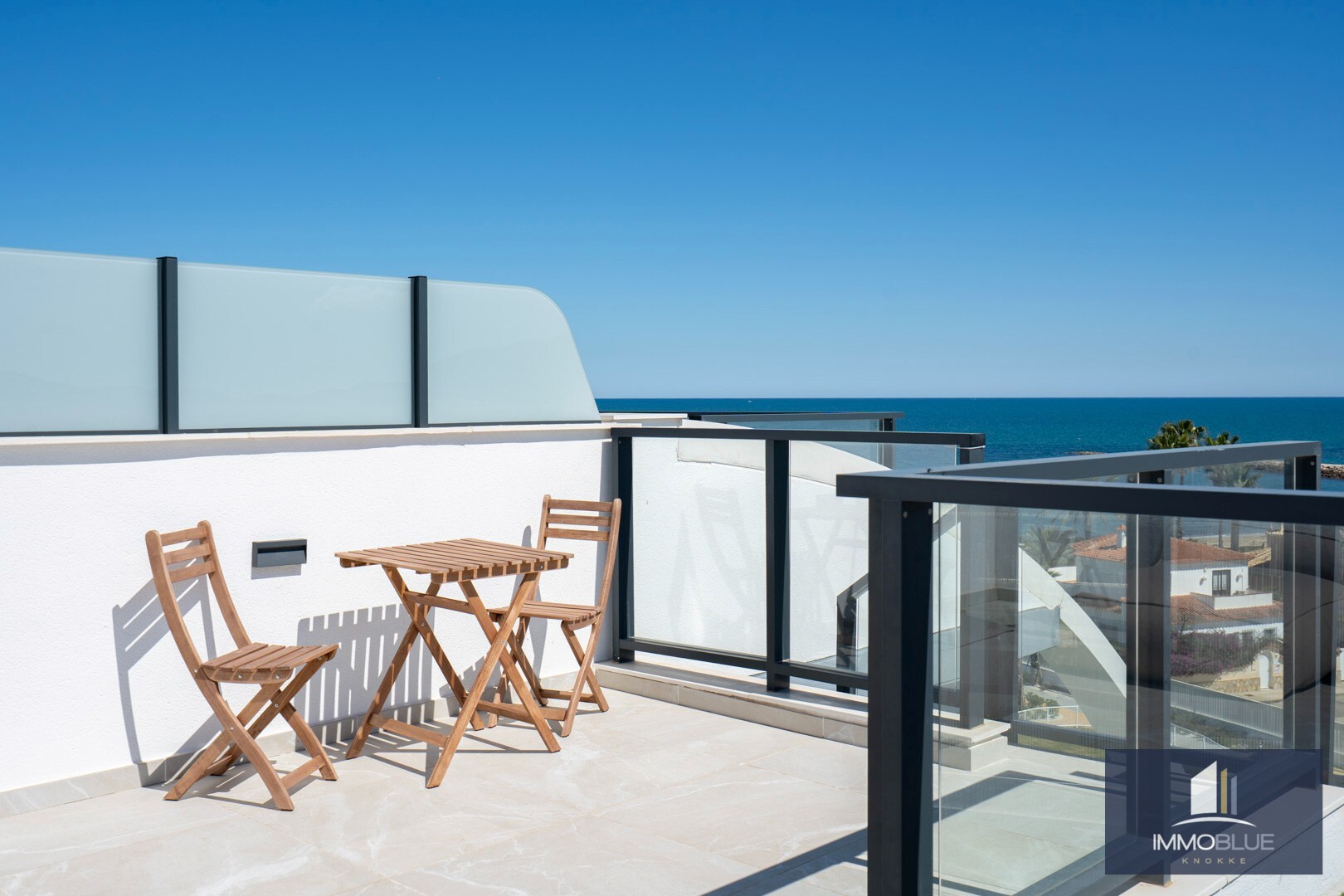 penthouse de luxe avec vue panoramique sur la mer et terrasses très spacieuses 