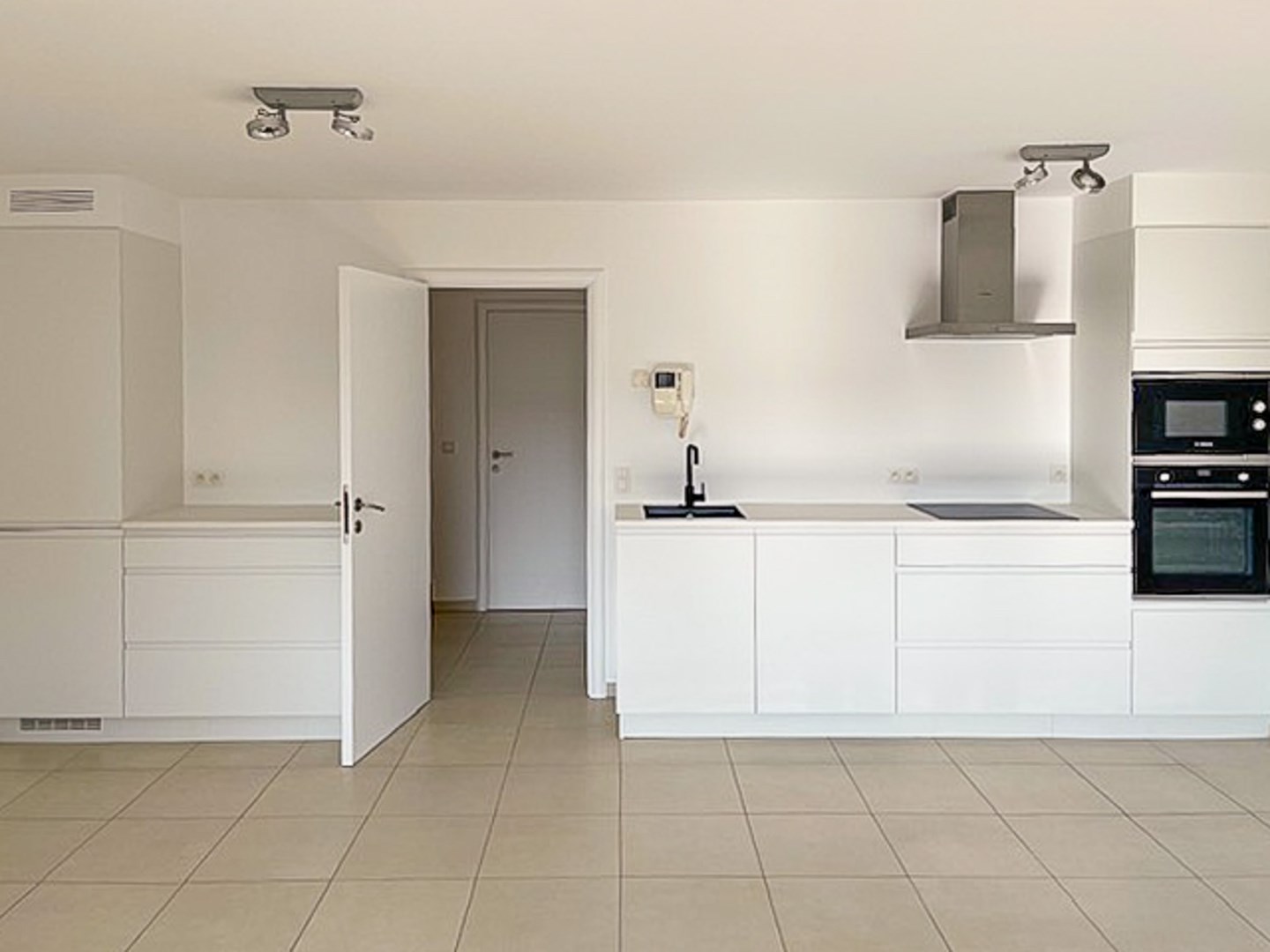 Instapklaar duplexappartement met terras nabij centrum Oostende 