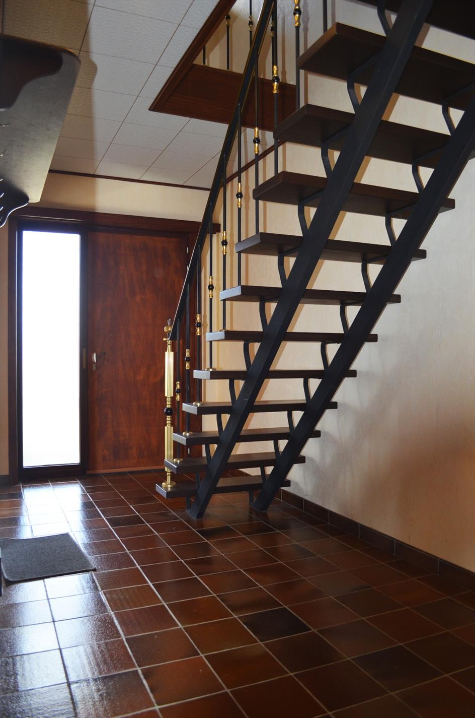 Te renoveren gezinswoning met 3 slpks, garage en tuin rustig gelegen te Bassevelde 