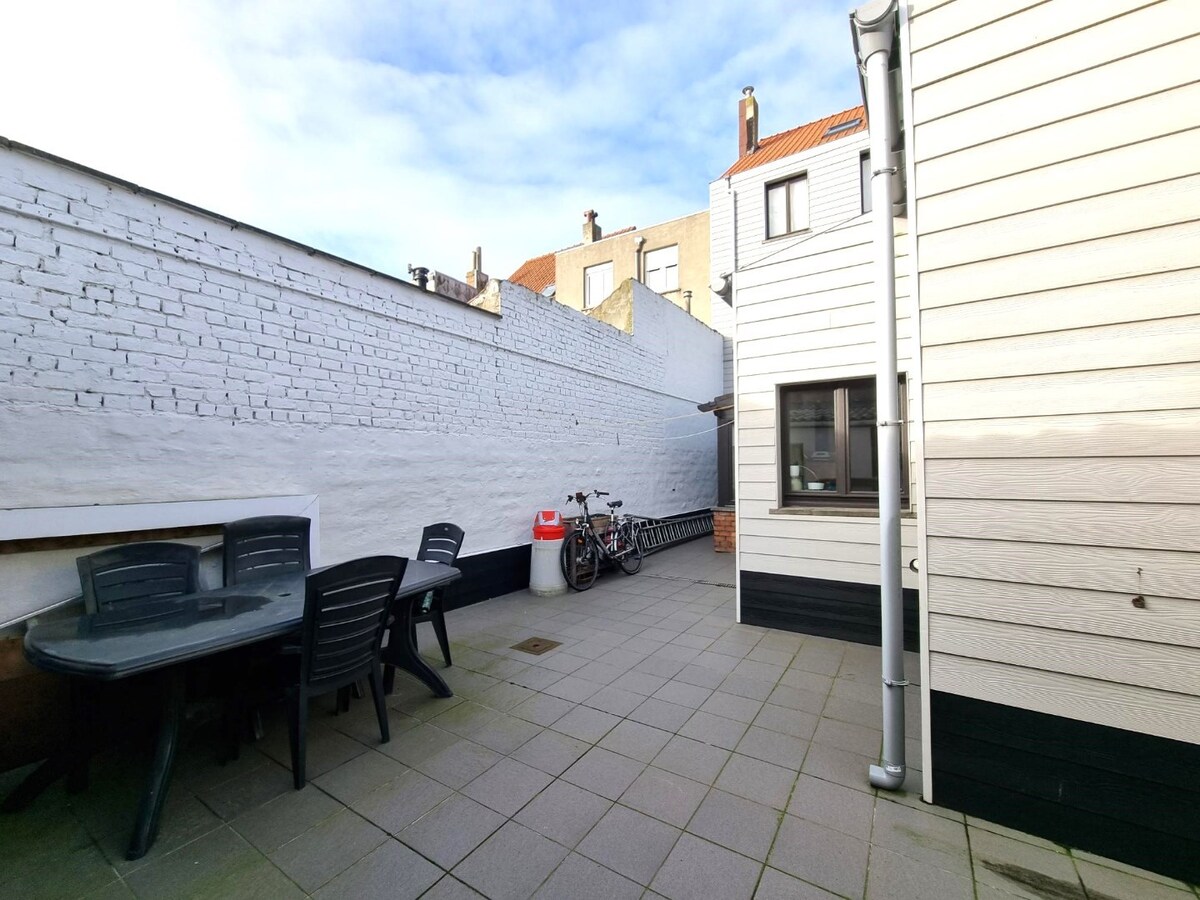 Centraal gelegen, zeer ruime gezinswoning te Heist 