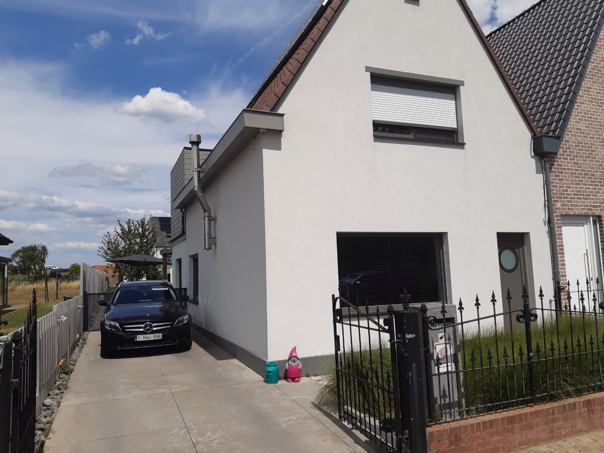 Praktische gezinswoning met leuke tuin. 