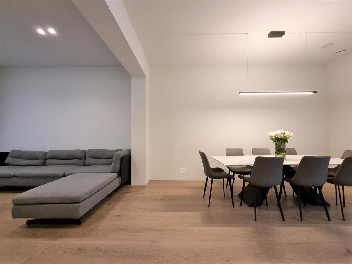 Subliem gerenoveerde woning met 5 slaapkamers &amp; 3 badkamers - Heist 