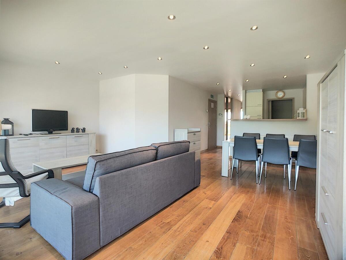 Knap woonappartement met grote balkons en open zicht - Heist 