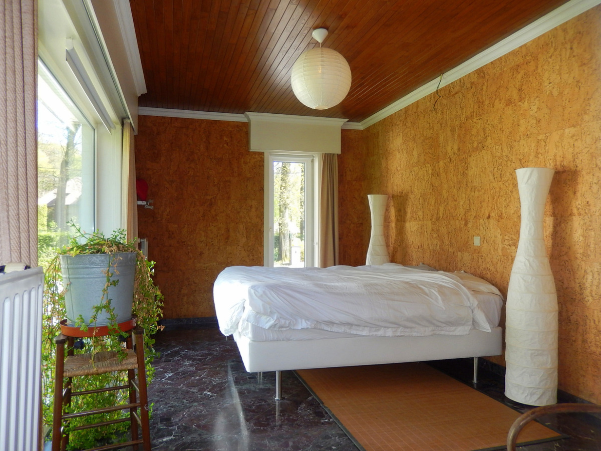 Unieke gemeubelde villa in het bos van Hertsberge 