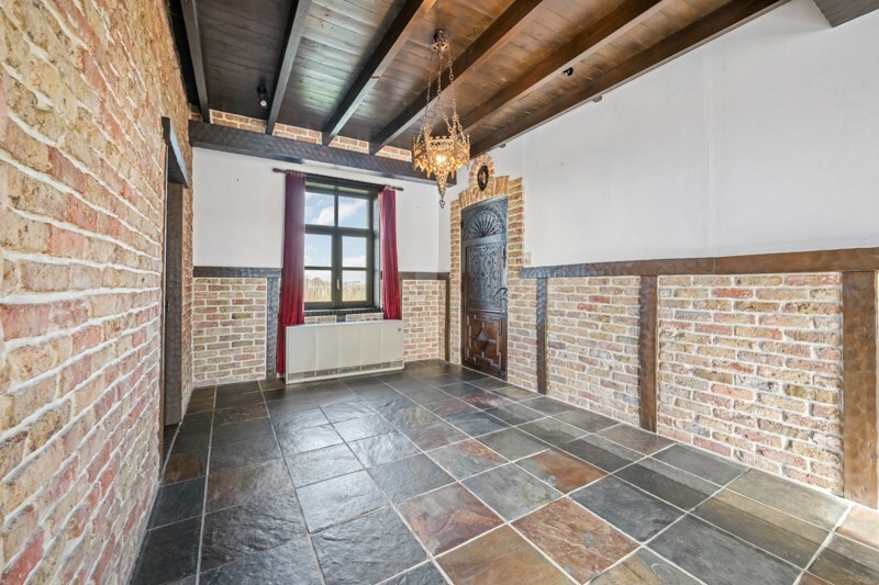 Te renoveren vrijstaande woning met prachtig uitzicht in natuurgebied 