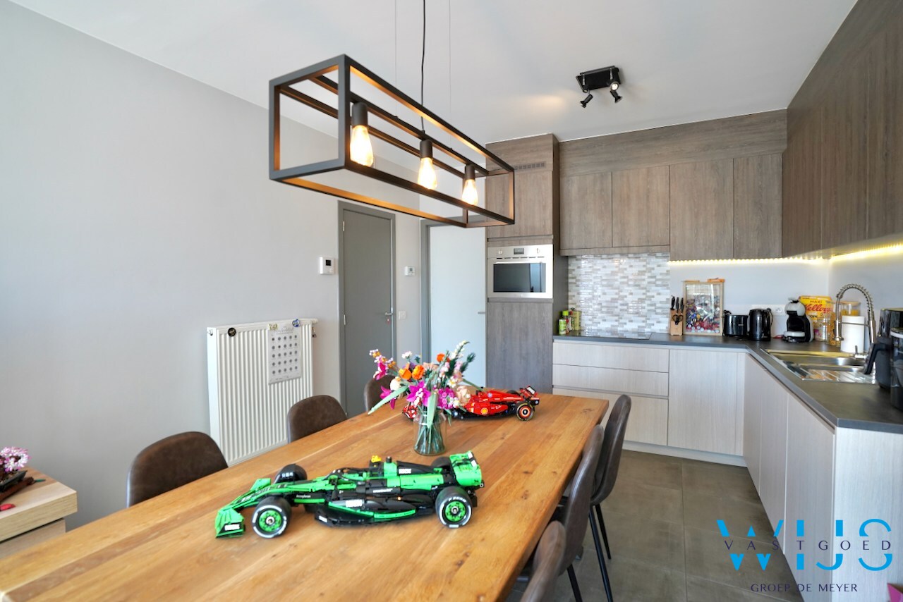 Instapklaar &amp; energiezuinig appartement met garage te Ertvelde ! 