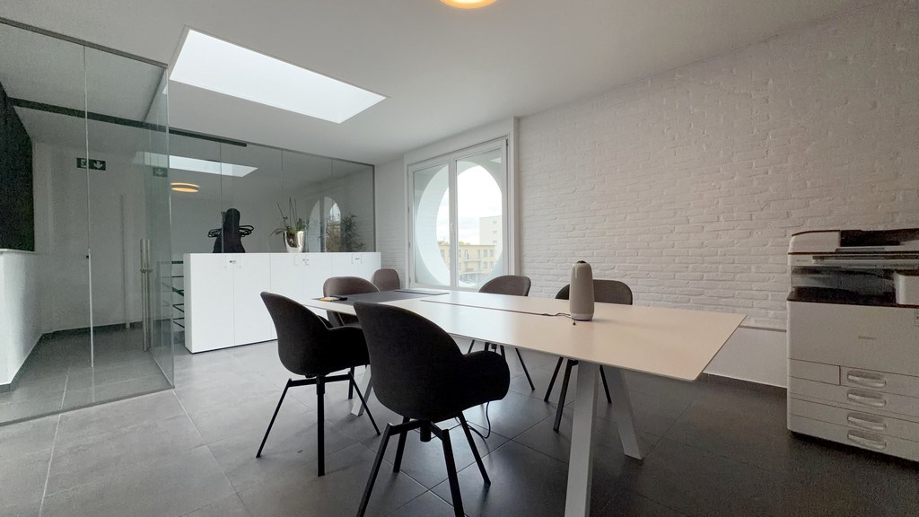 Mooi ingerichte kantoorruimte te huur in Wilrijk