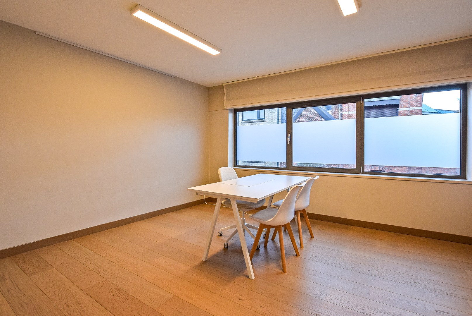 Instapklare eigendom met tal van mogelijkheden in hartje Poperinge. 