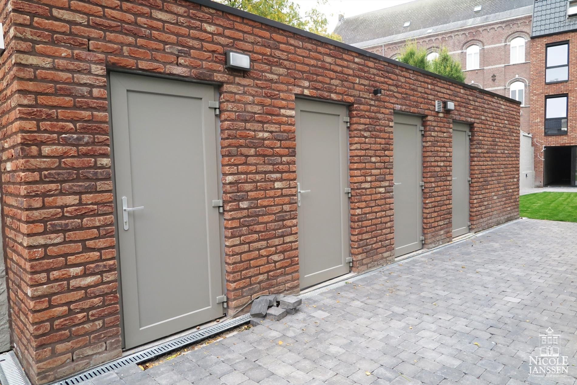 Nieuwbouwwoning met tuintje 