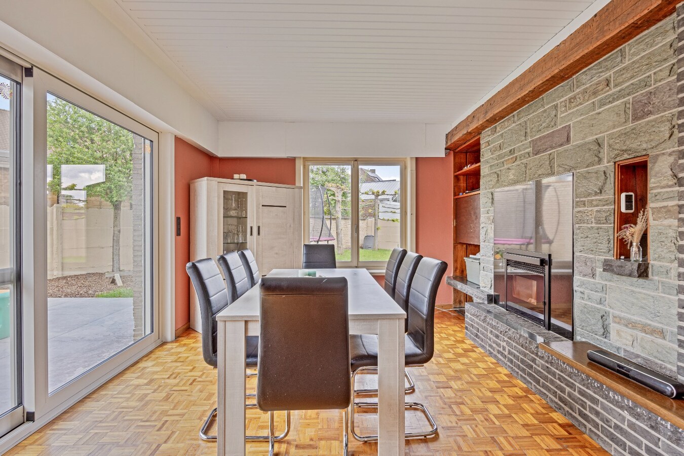 Zeer ruime woning met garage te koop in centrum Oudenaarde 