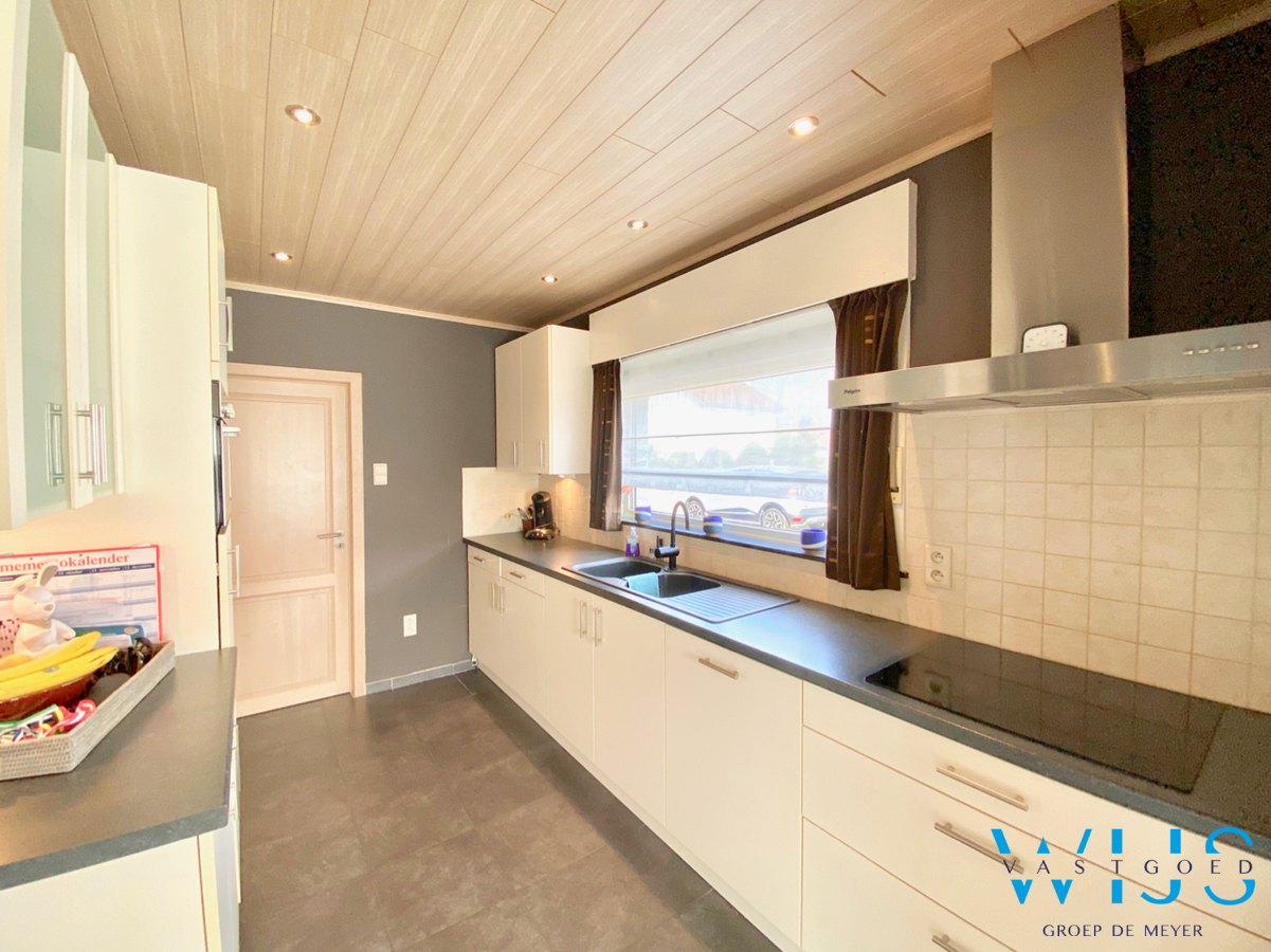 Instapklare gezinswoning met 3 slaapkamers &amp; ruime tuin te Zelzate! 