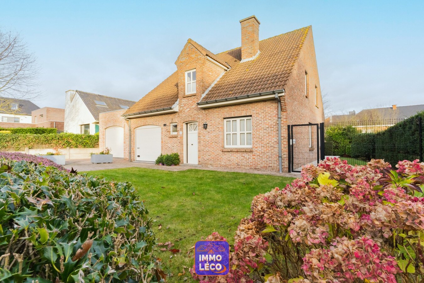 Villa avec garage, parking et jardin, secteur prisé "La Coquinie" ! 