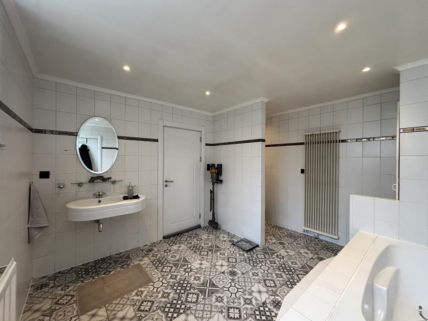 Instapklare en ruime gezinswoning met 4 slaapkamers in hartje Heppen 