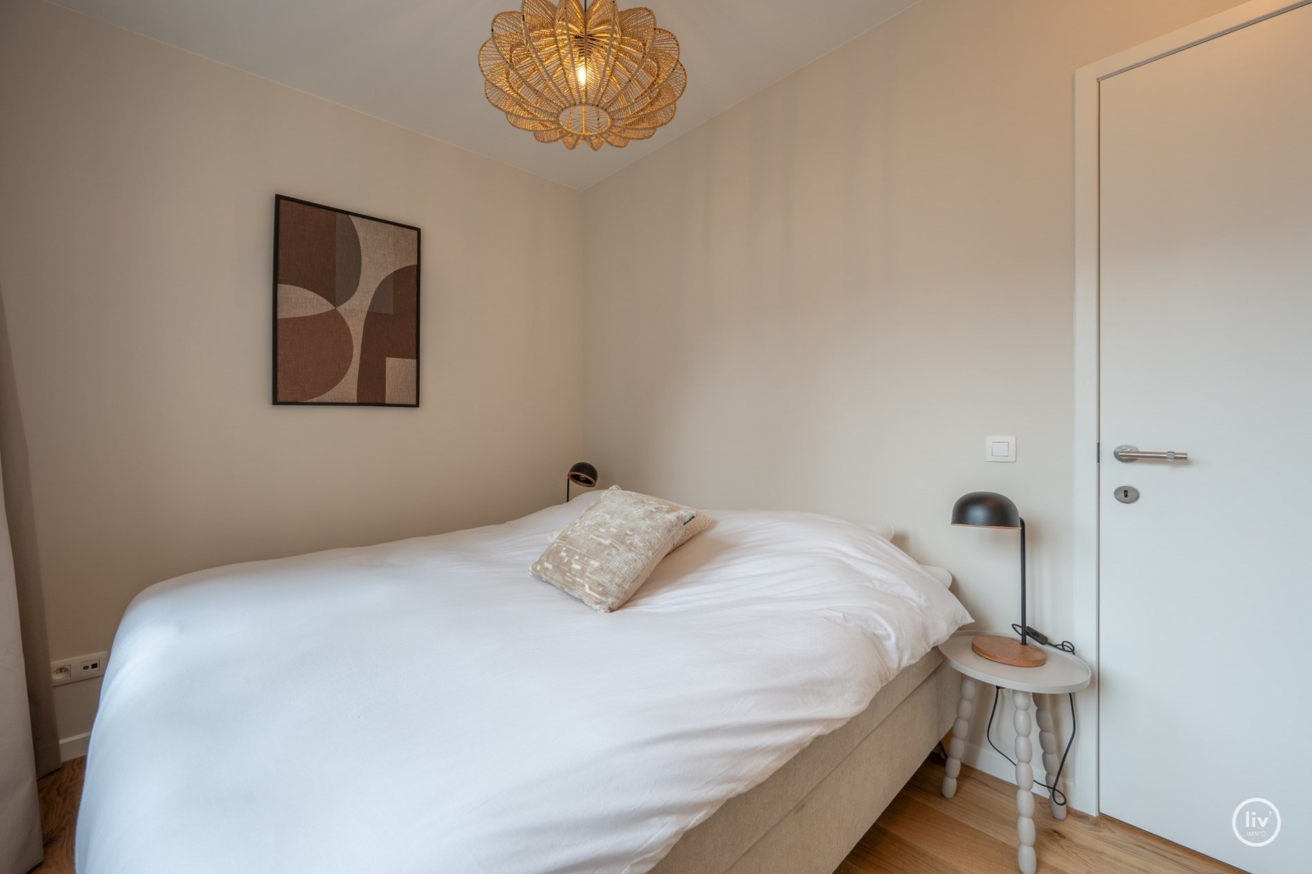 Nieuwbouw appartement met 3 slaapkamers gelegen in de Lippenslaan, het appartement is compleet gemeubeld. 