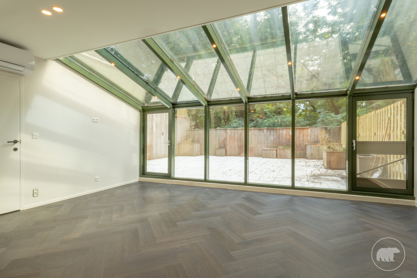 Gerenoveerd appartement aan het Groenevalleipark met ruim terras 