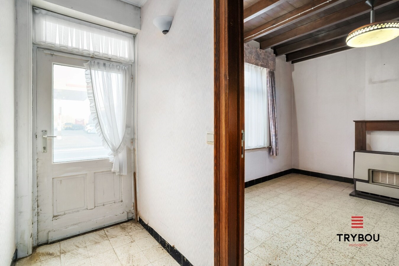 Zongerichte, te renoveren woning op ruim perceel van 618m² 