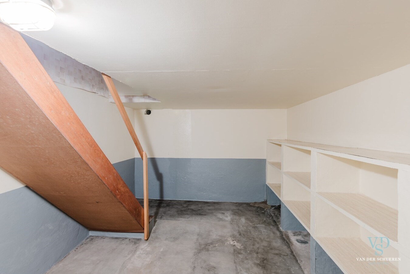 Gelijkvloerse villa.    Op 1 km van de Schelde. 