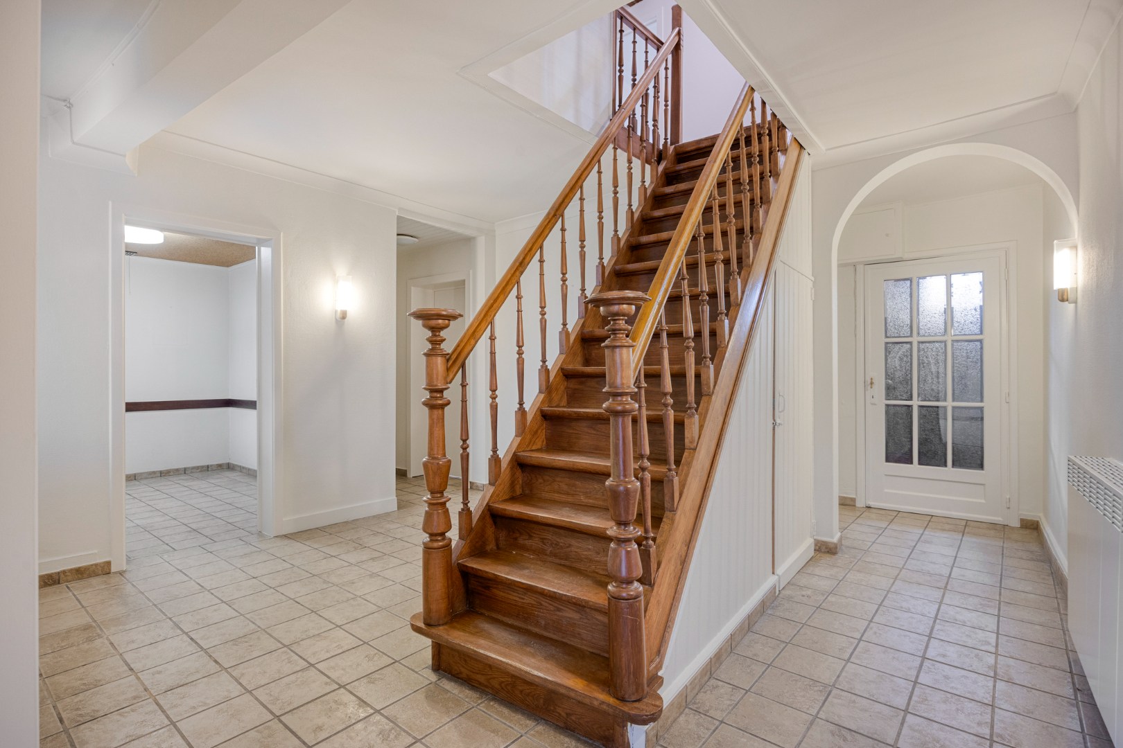 Instapklare gezinswoning met praktijkruimte 