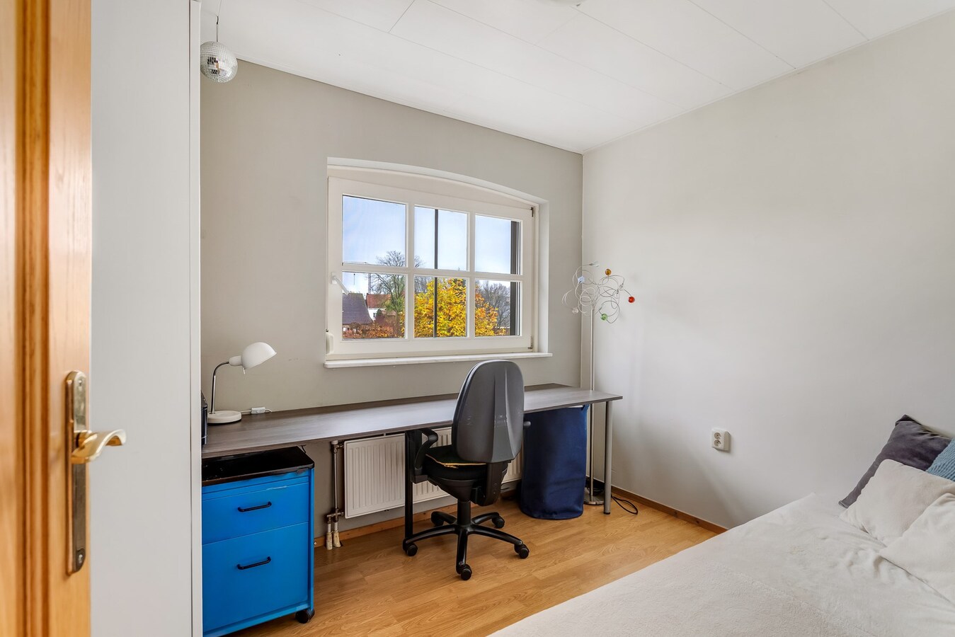 Vrijstaande woning met inpandige garage gelegen op een perceel van 784 m2 te Arendonk. 