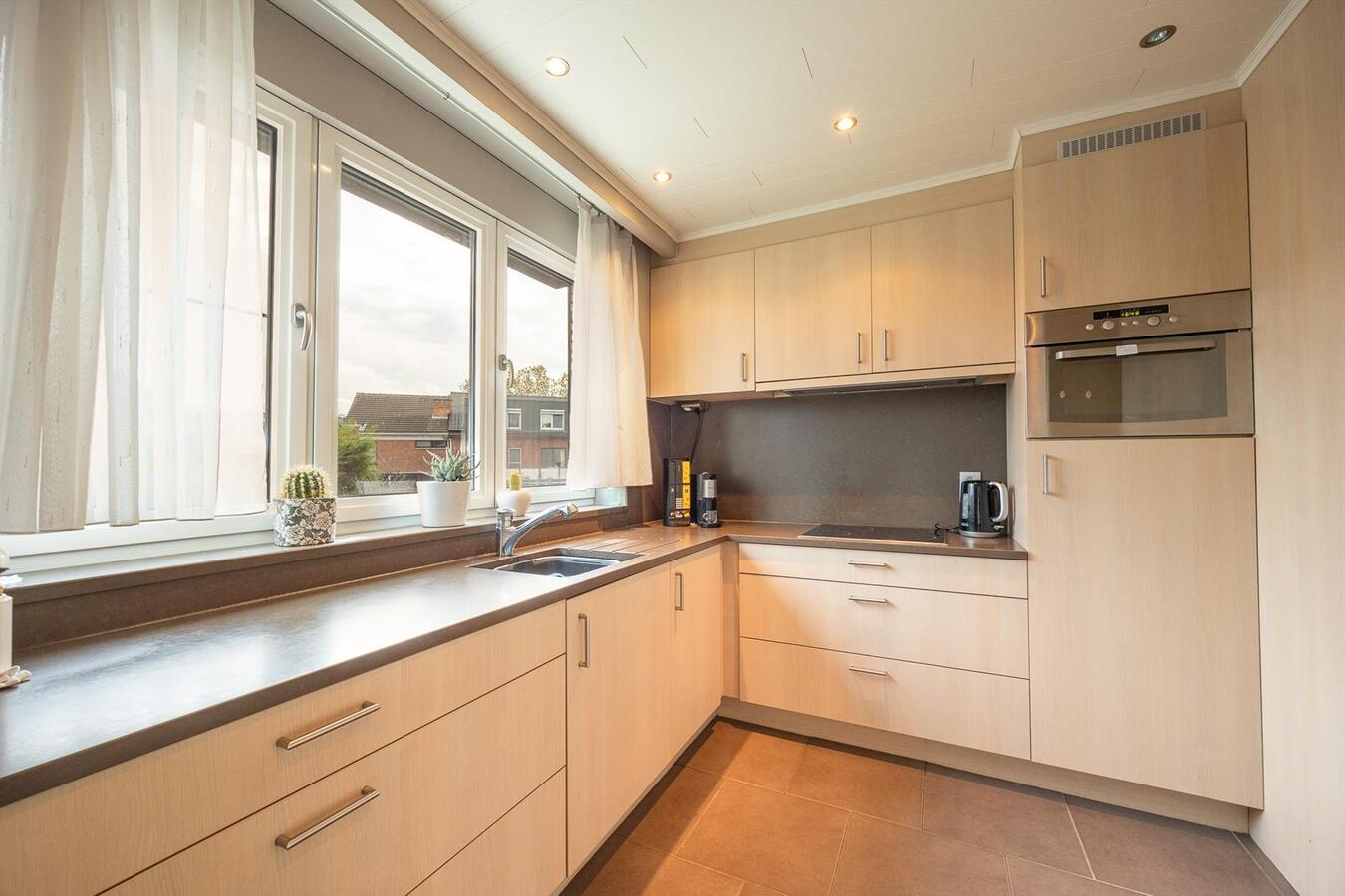 Ruime HOB met garage op een rustige locatie te Schelle! 