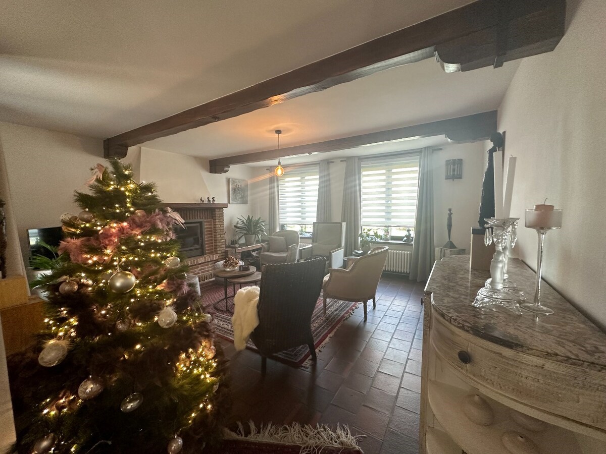 Residentieel gelegen, vrijstaande woning met bijgebouw 